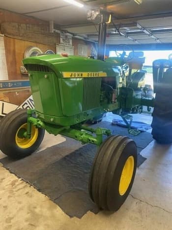 John Deere 2510 Equipment Image0
