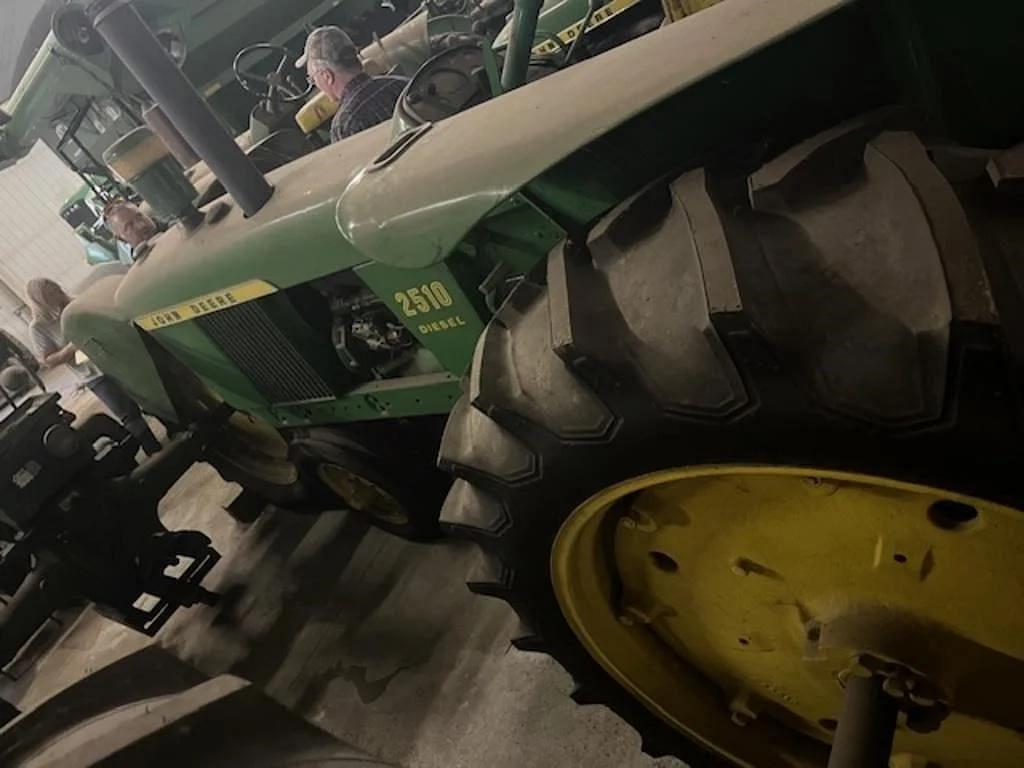 Image of John Deere 2510 Primary image