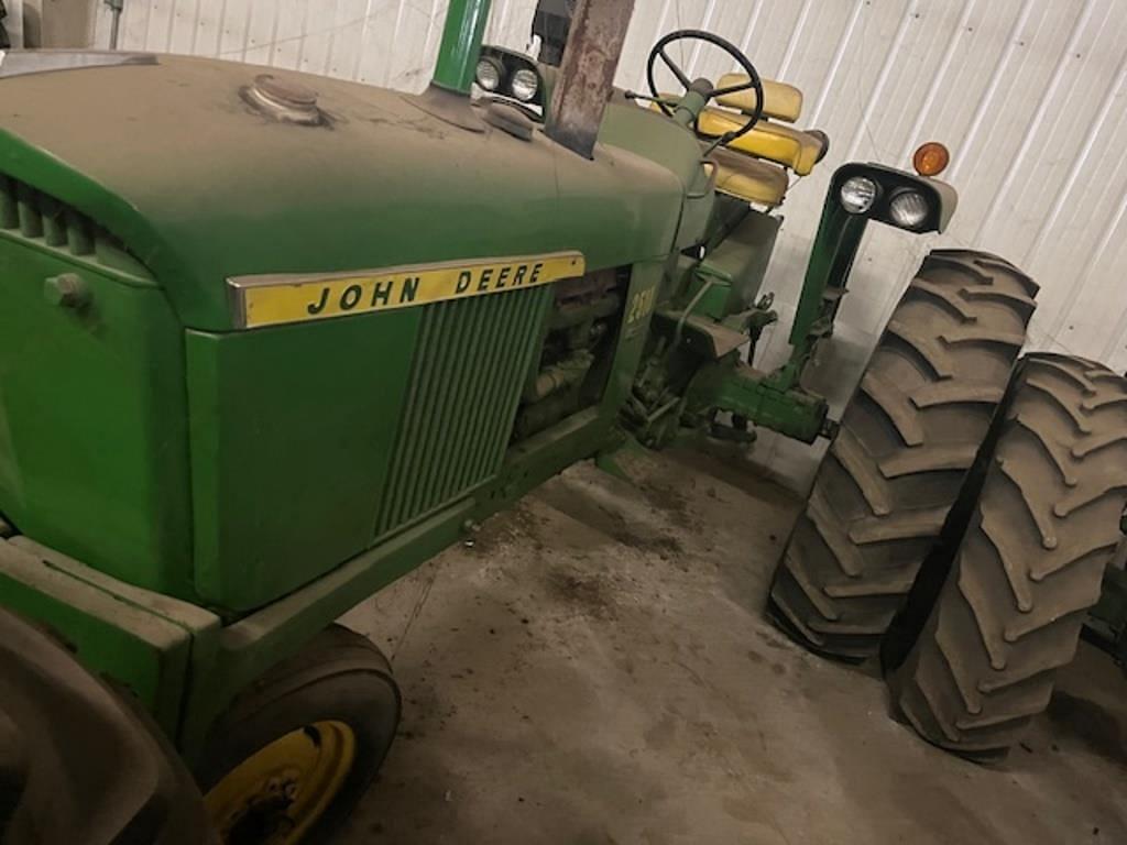 Image of John Deere 2510 Image 1