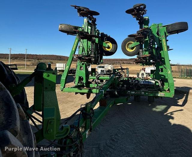 Image of John Deere 2510 equipment image 1