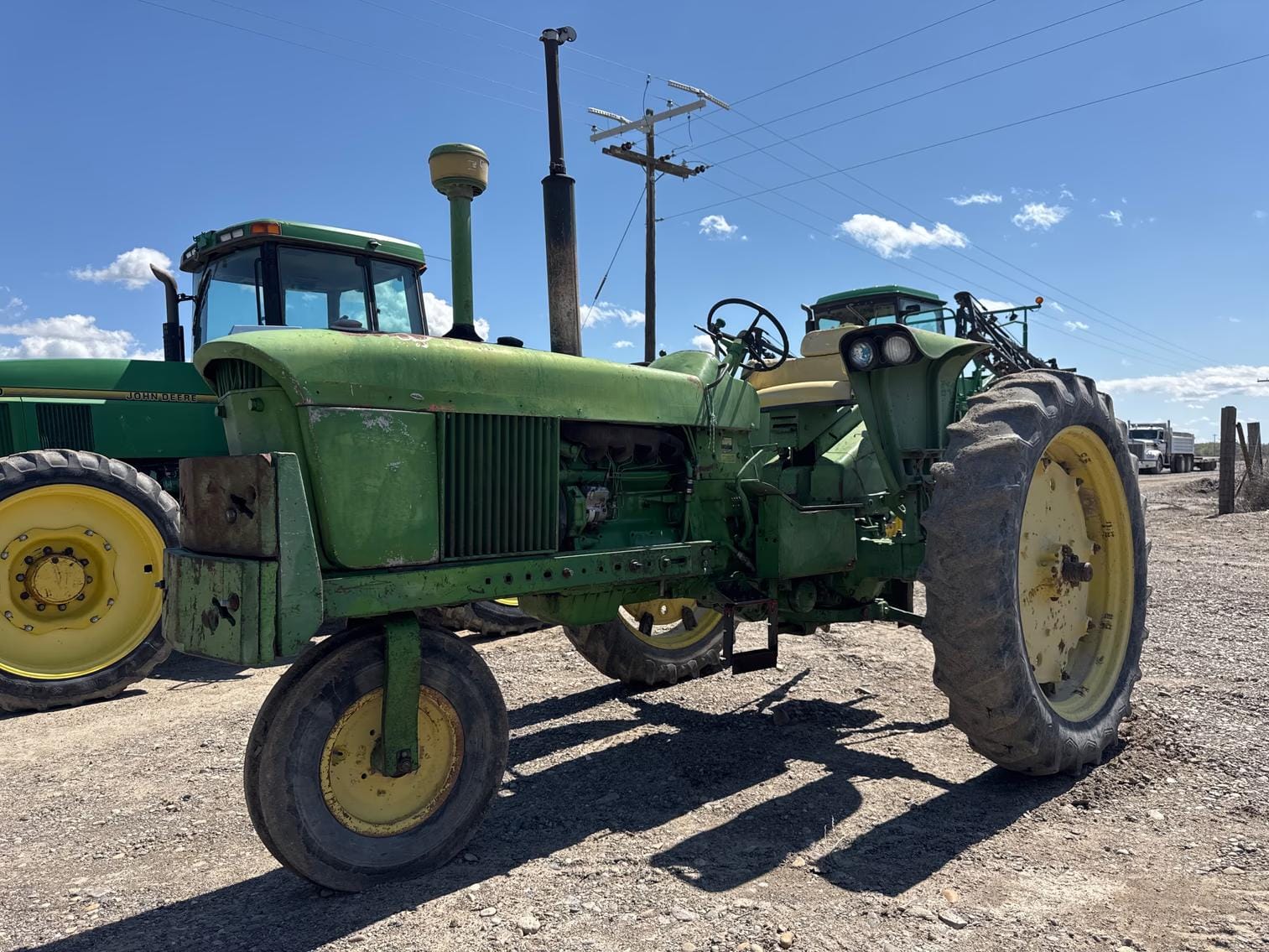 John Deere 2510 Equipment Image0