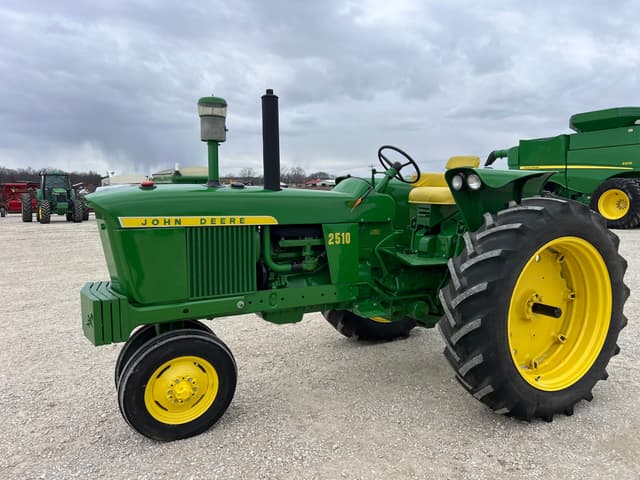 Image of John Deere 2510 equipment image 2