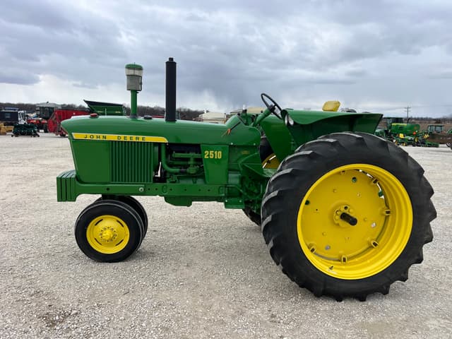Image of John Deere 2510 equipment image 3