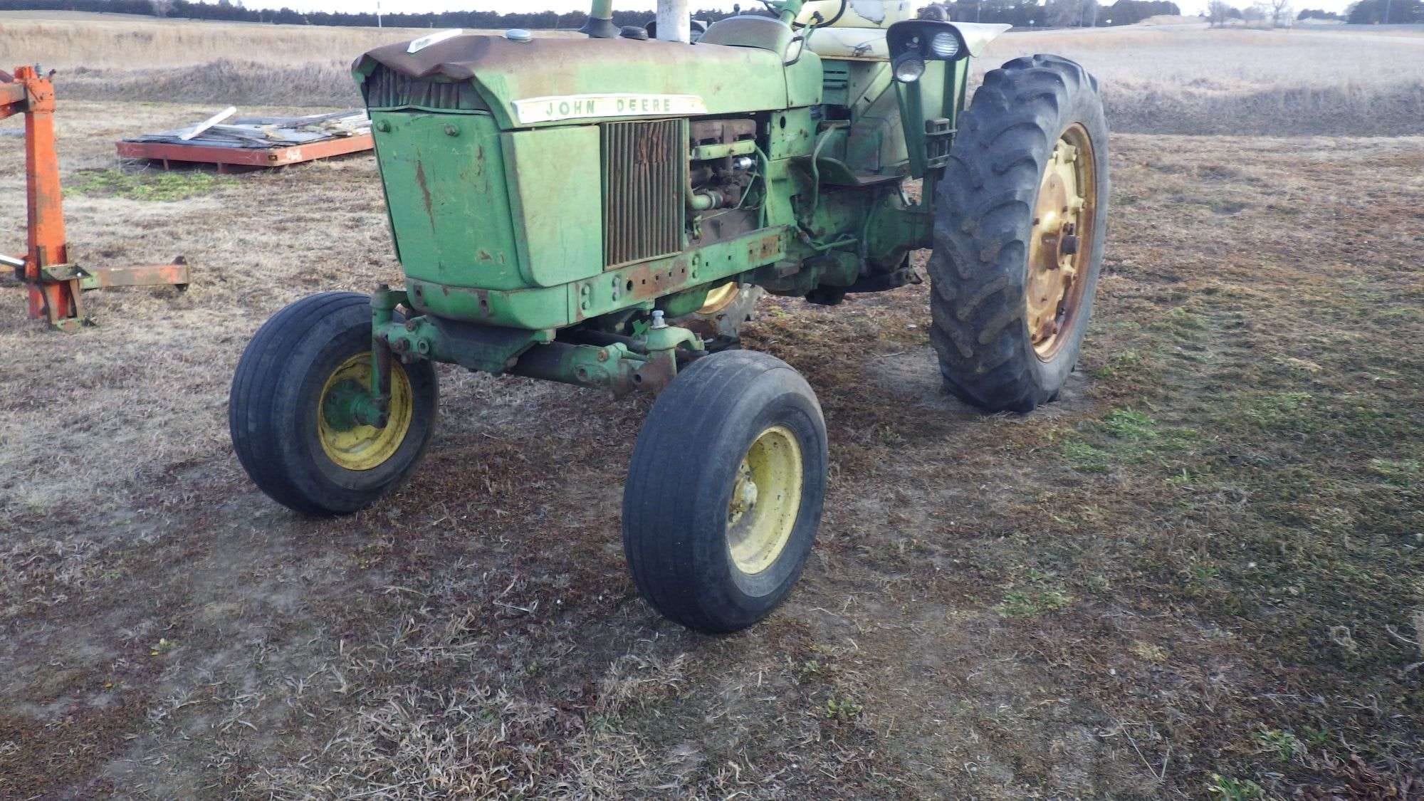 John Deere 2510 Equipment Image0