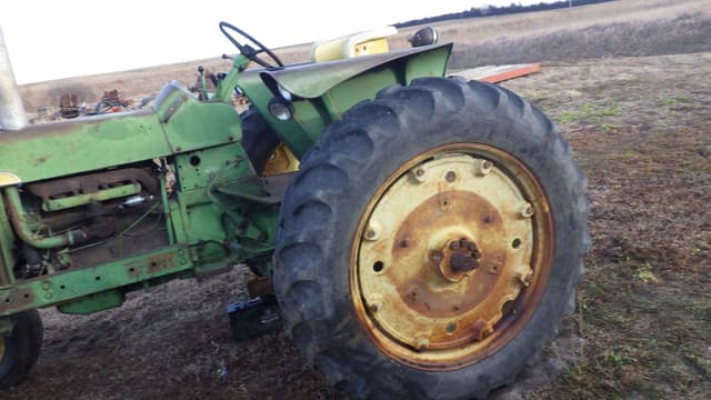 Image of John Deere 2510 equipment image 4