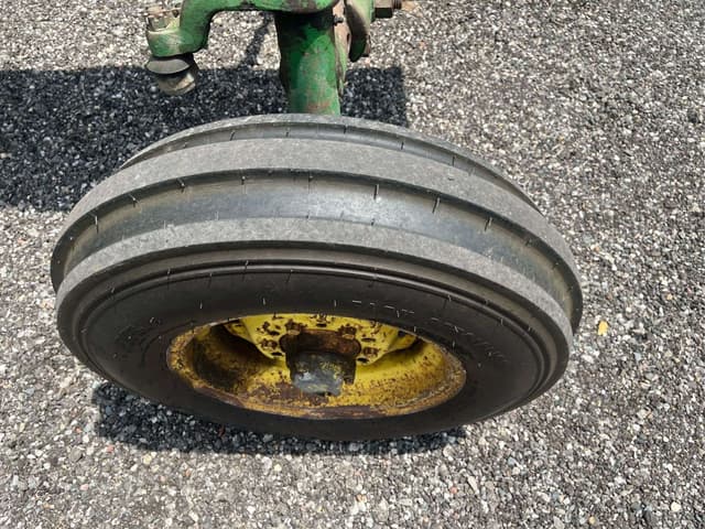 Image of John Deere 2150 equipment image 4