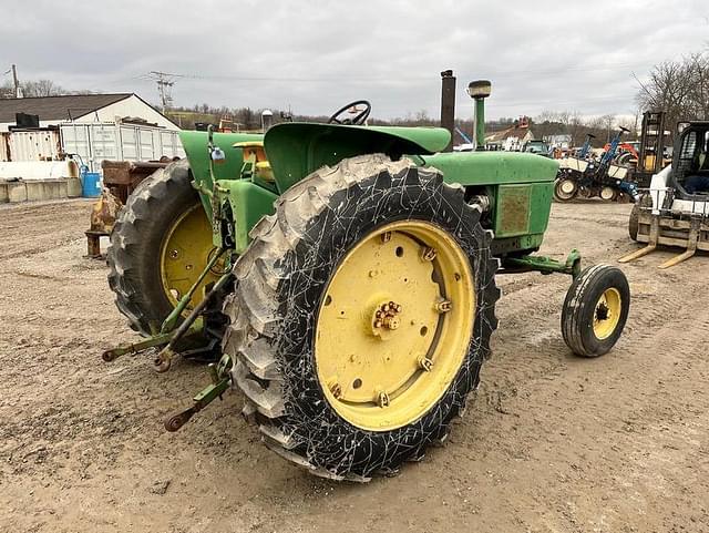 Image of John Deere 2510 equipment image 4