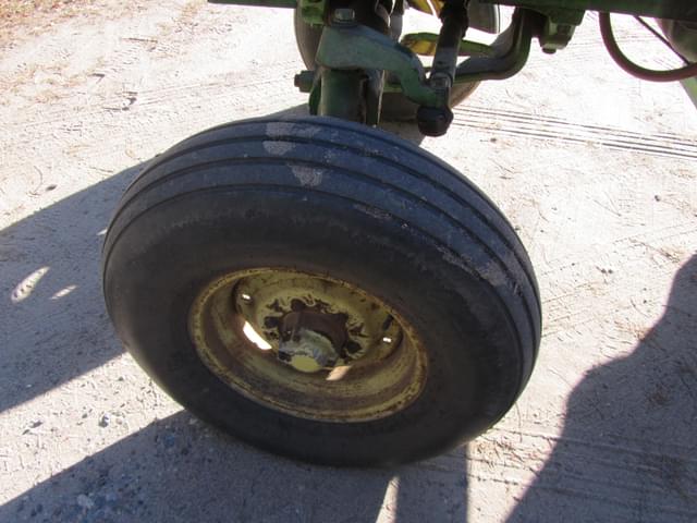 Image of John Deere 2510 equipment image 4