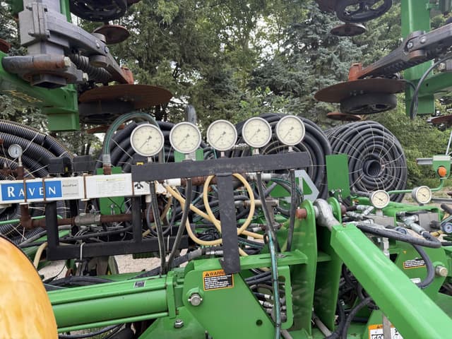 Image of John Deere 2510H equipment image 4