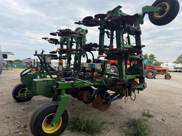 Image of John Deere 2510H equipment image 2