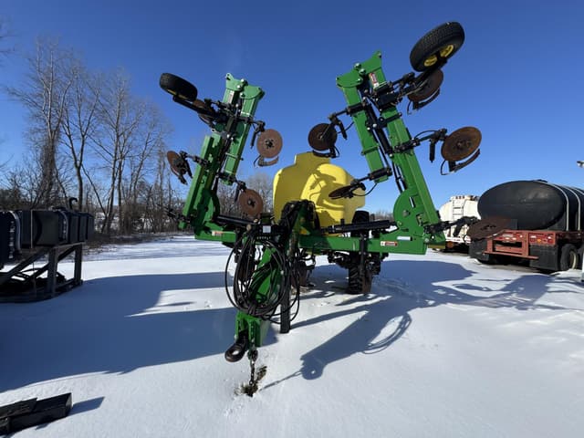 Image of John Deere 2510L equipment image 1