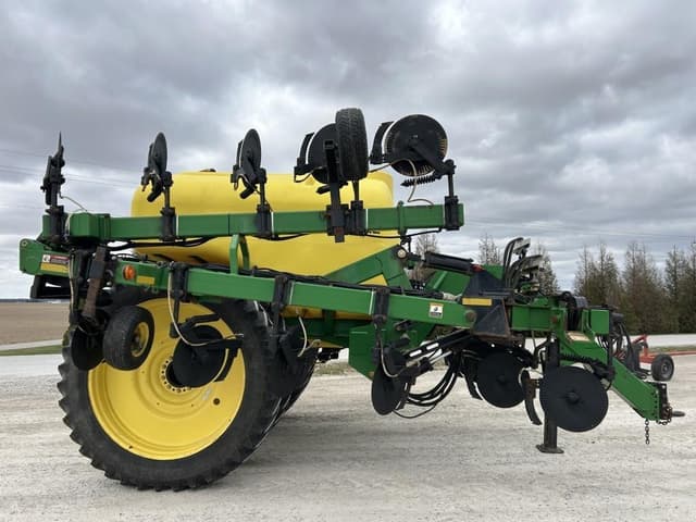 Image of John Deere 2510L equipment image 1