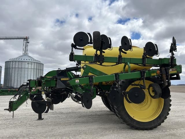 Image of John Deere 2510L equipment image 4