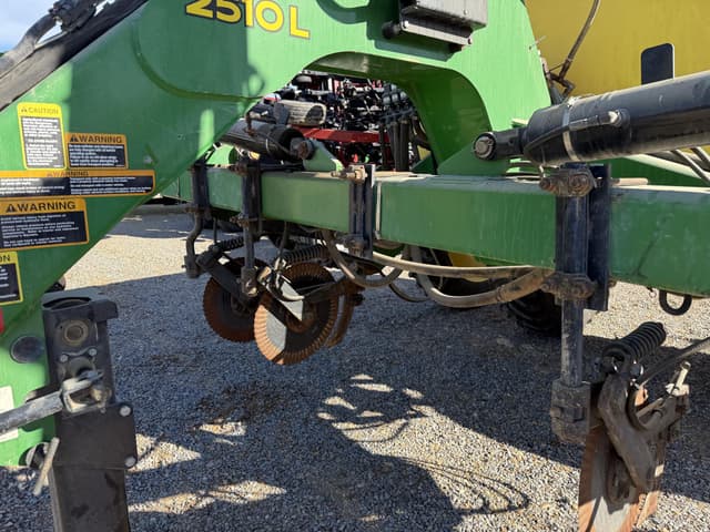 Image of John Deere 2510L equipment image 3