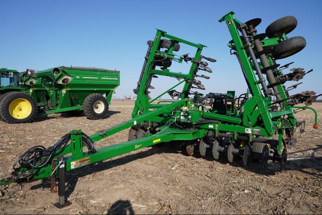 Image of John Deere 2510S equipment image 1