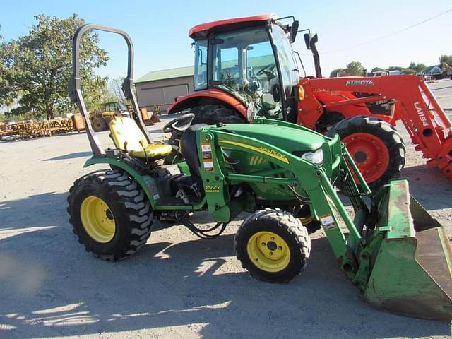 Image of John Deere 2520 equipment image 4