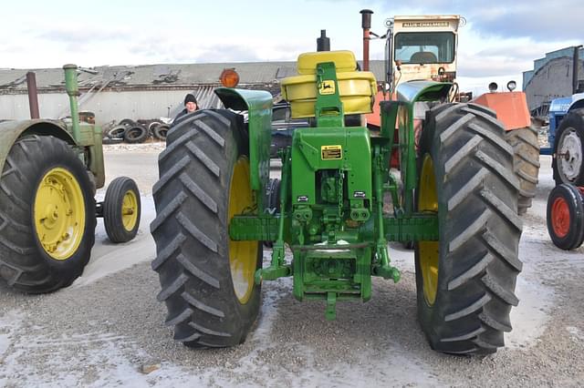 Image of John Deere 2520 equipment image 4