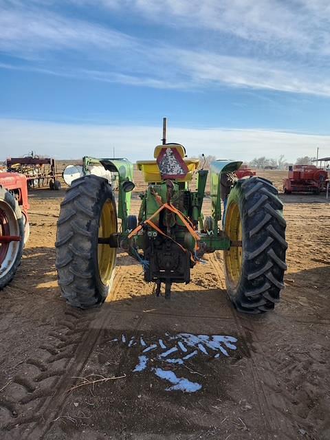 Image of John Deere 2520 equipment image 1