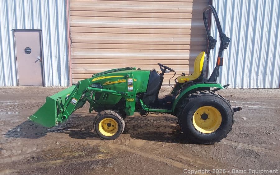 Image of John Deere 2520 Primary image
