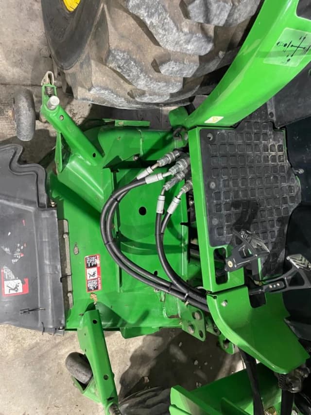 Image of John Deere 2520 equipment image 4