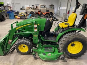 John Deere 2520 Image