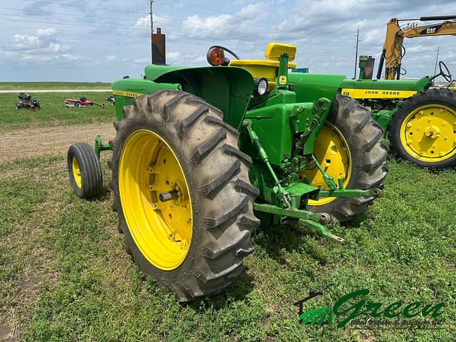 Image of John Deere 2520 equipment image 2