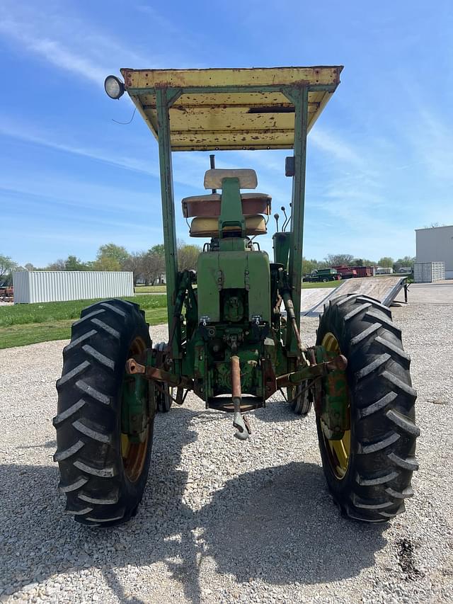 Image of John Deere 2520 equipment image 3