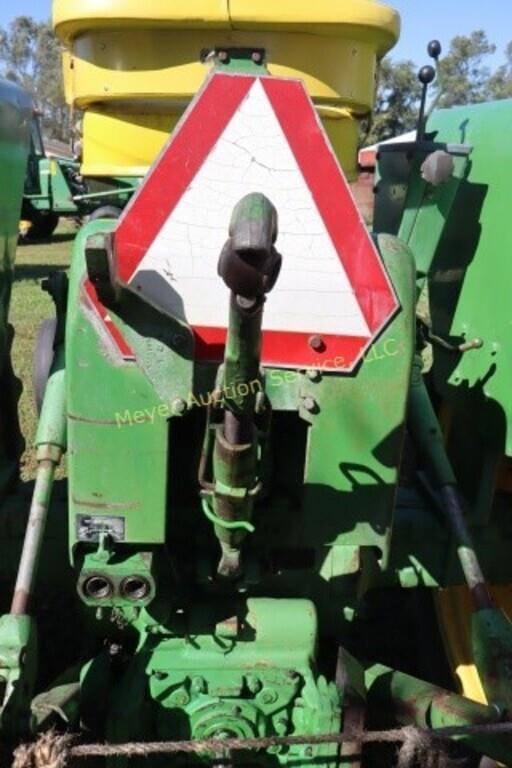 Image of John Deere 2520 equipment image 4