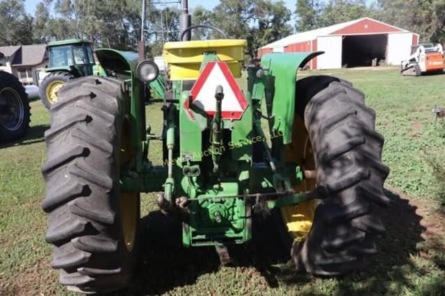 Image of John Deere 2520 equipment image 1