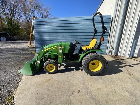 Image of John Deere 2520 equipment image 1