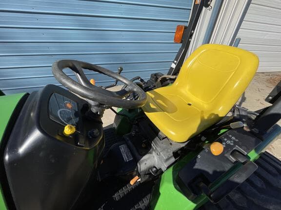 Image of John Deere 2520 equipment image 4