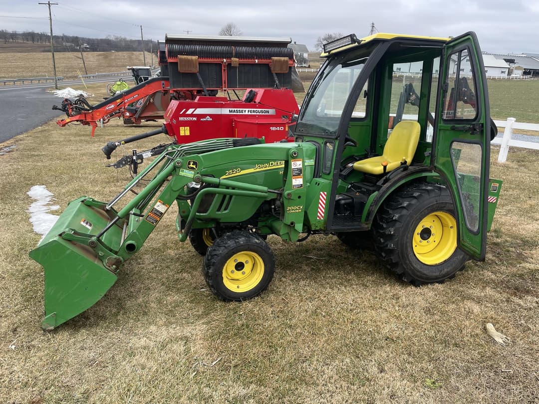Image of John Deere 2520 Primary image
