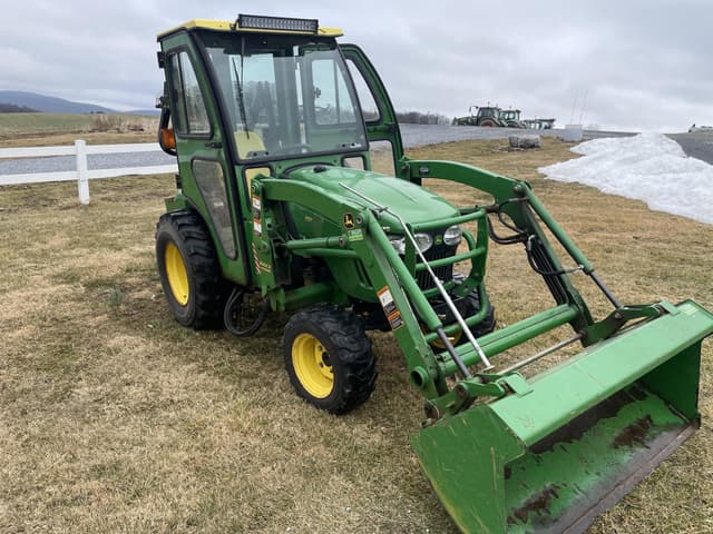 Image of John Deere 2520 equipment image 1