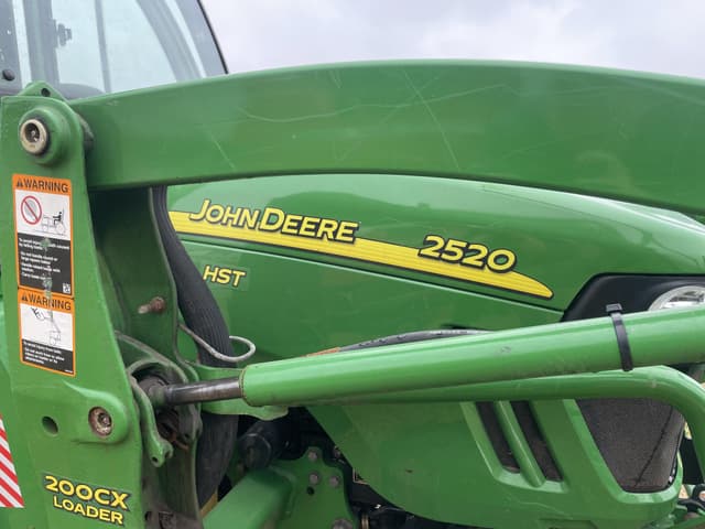 Image of John Deere 2520 equipment image 2