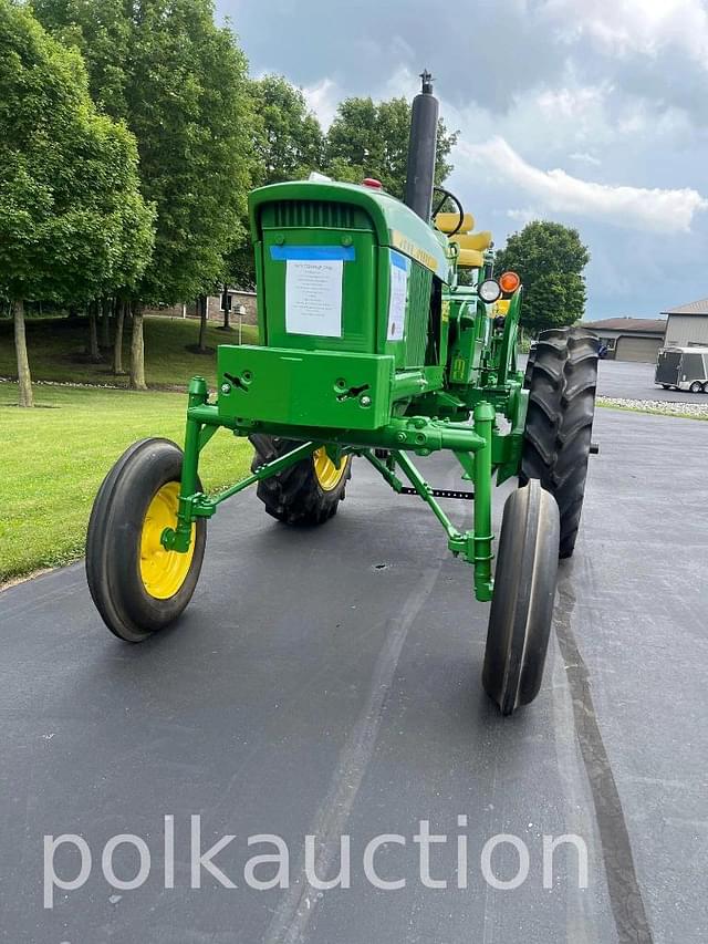 Image of John Deere 2520 equipment image 2