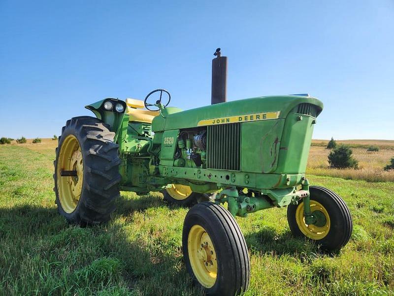 Image of John Deere 2520 Primary image