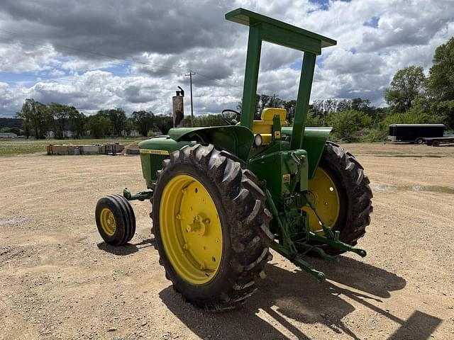 Image of John Deere 2520 equipment image 3