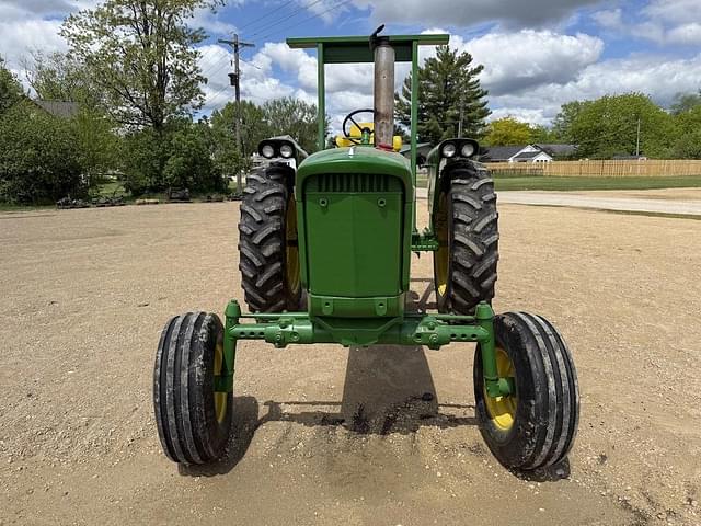 Image of John Deere 2520 equipment image 1