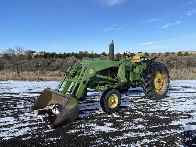 Image of John Deere 2520 equipment image 1