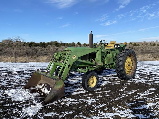 Image of John Deere 2520 equipment image 2