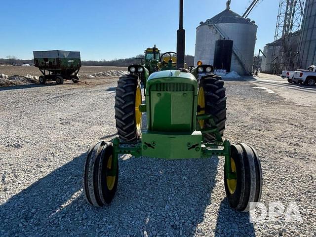 Image of John Deere 2520 equipment image 2