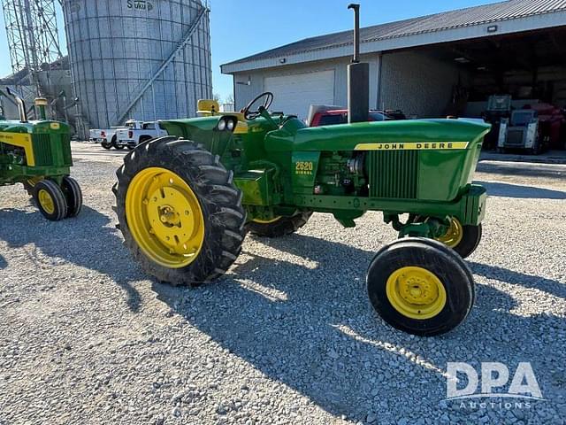 Image of John Deere 2520 equipment image 4