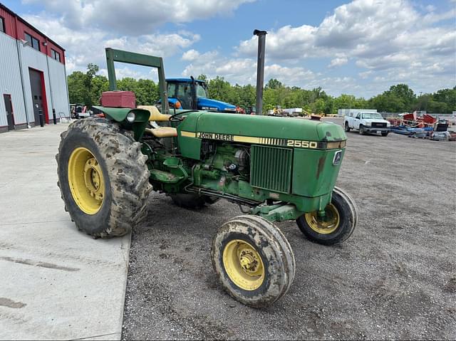Image of John Deere 2550 equipment image 1