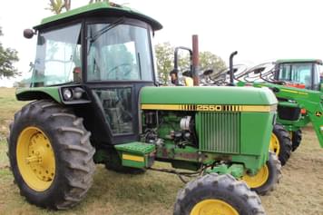 Main image John Deere 2550