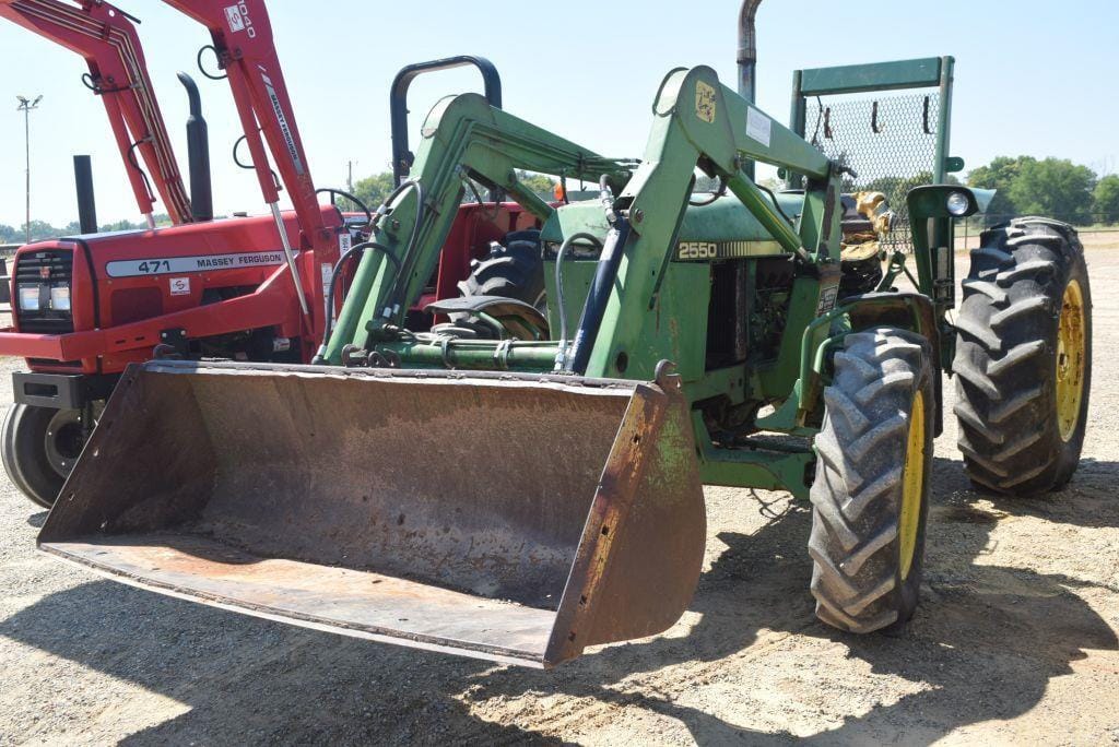 Main image John Deere 2550