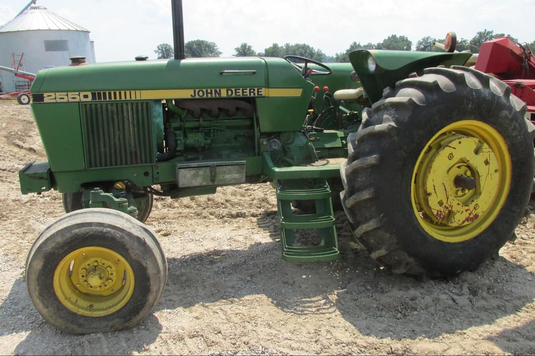 Image of John Deere 2550 Primary image