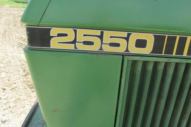 Image of John Deere 2550 equipment image 1