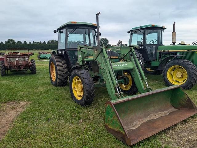 Image of John Deere 2550 equipment image 2