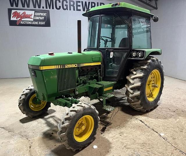 Image of John Deere 2550 equipment image 1