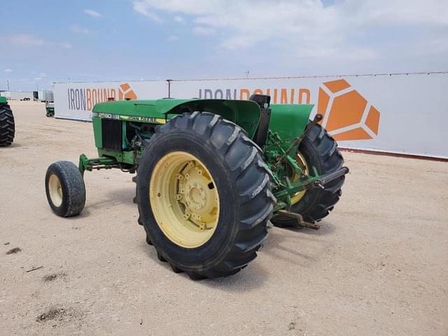 Image of John Deere 2550 equipment image 2
